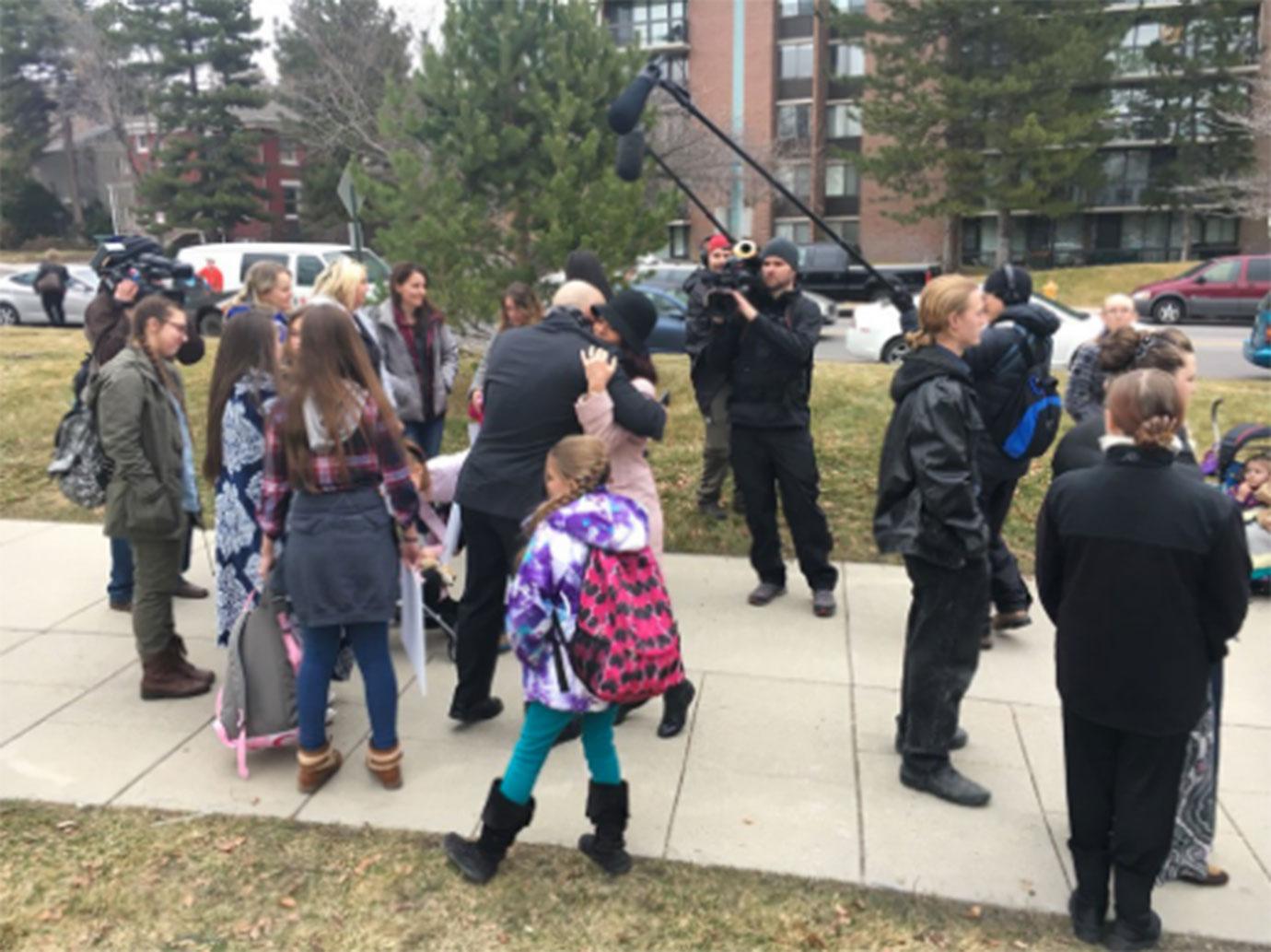 //sister wives kody brown polygamy protest march marriage