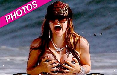 //avrillavigne bikini
