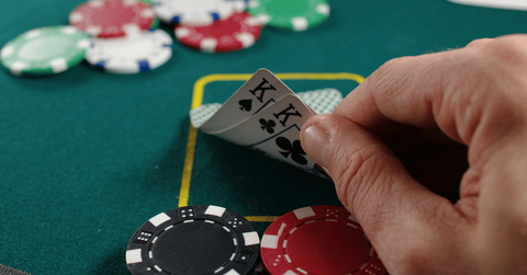 how poker strategy changes at different table stakes