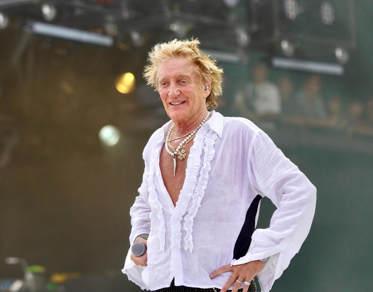 After canceling a California concert, Rod Stewart traveled by private jet to watch Scotland play in the FIFA World Cup.