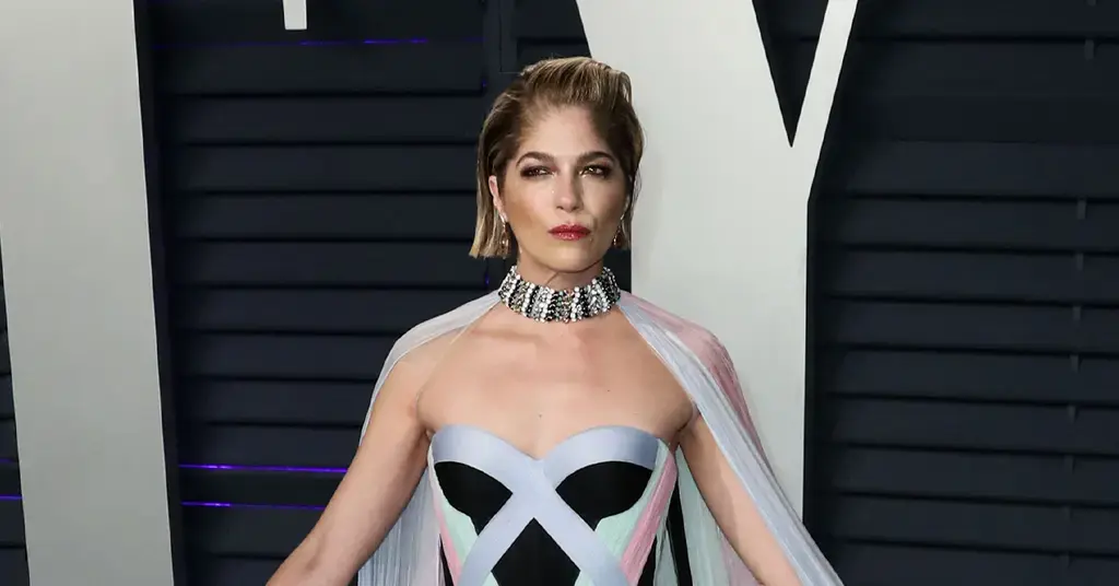 Selma Blair Recalls Being Kicked Off Plane Over Drunken Outburst
