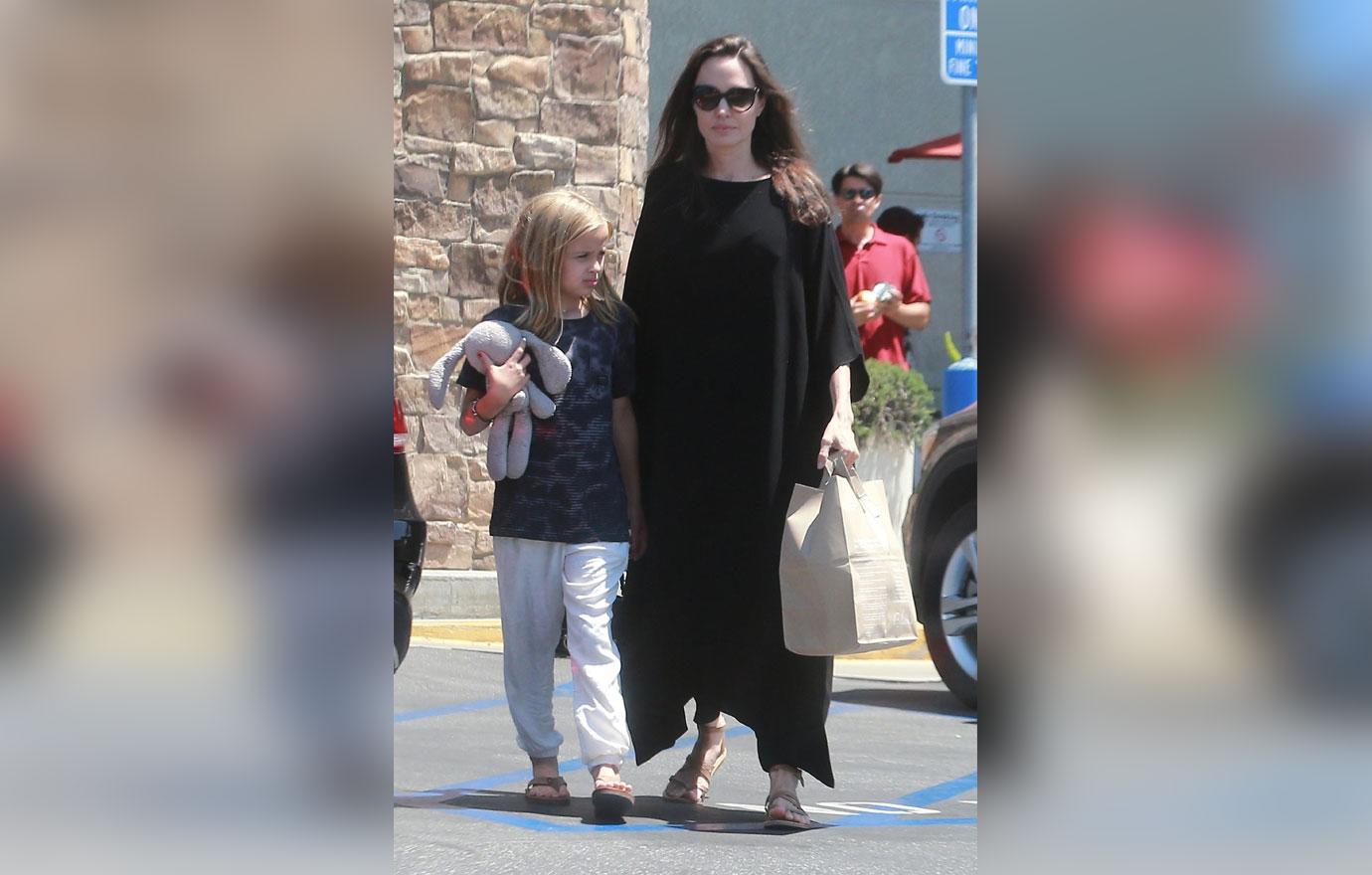 Angelina Jolie Divorce Kids Vivienne Grocery Store