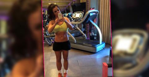Britney Spears Shows Off Toned Tummy