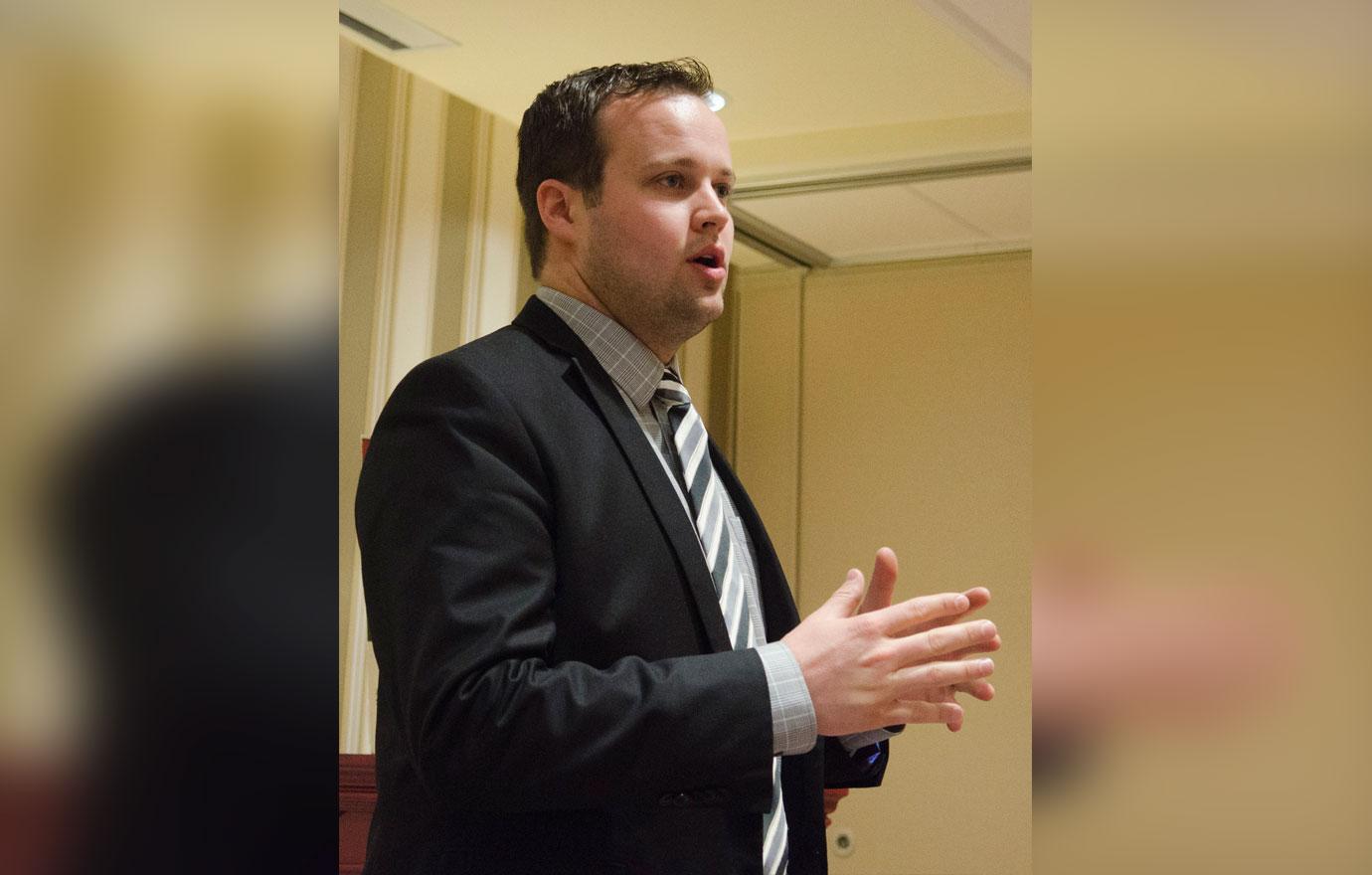 josh duggar sisters bedroom rules molestation scandal