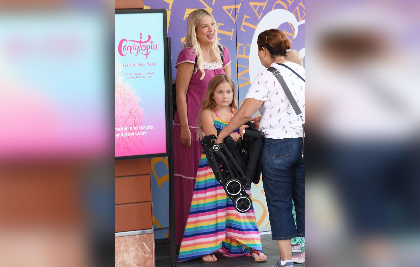 Tori Spelling And Dean McDermott Take Kids To Candytopia