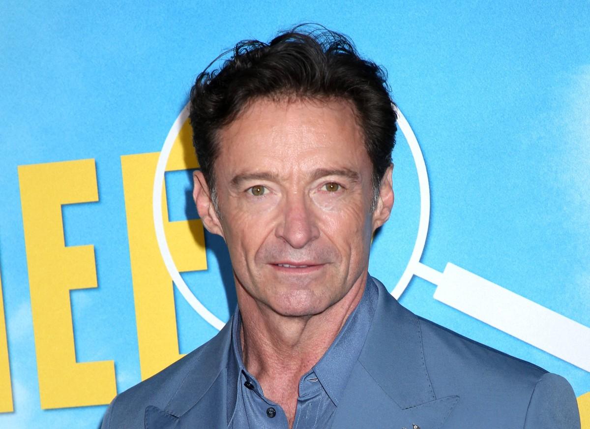 Hugh Jackman reportedly believes Deborra-Lee Furness has influenced friends, including Naomi Watts and Russell Crowe, to distance themselves from him.