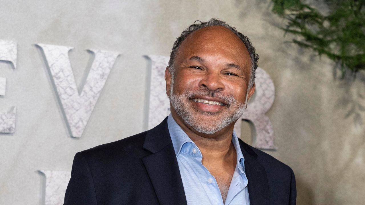 'Cosby Show' star Geoffrey Owens was spotted working at a bar located in New York City, reports say.