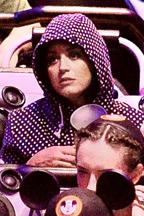 //katy perry john mayer date disneyland