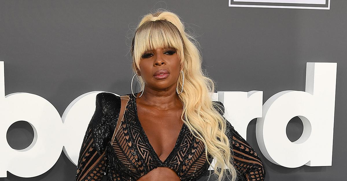 Mary J. Blige Accepts the Icon Award in Sparkling Multicolored