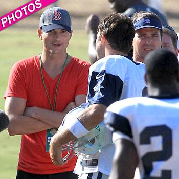 Jessica Simpson's Beau Tony Romo practices at the Dallas Cowboys