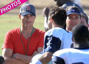 //ashton kutcher dallcaa