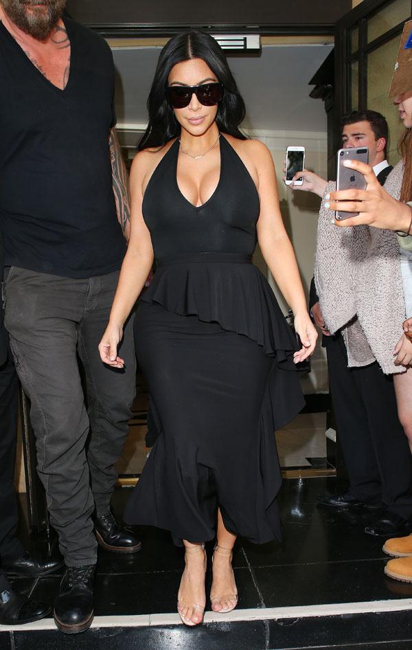 //kim kardashian pregnant dress cleavage