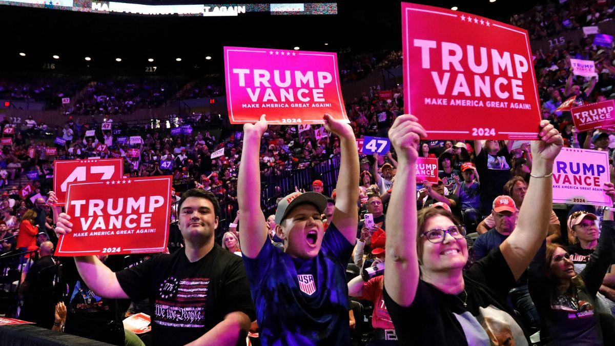Photo of MAGA supporters