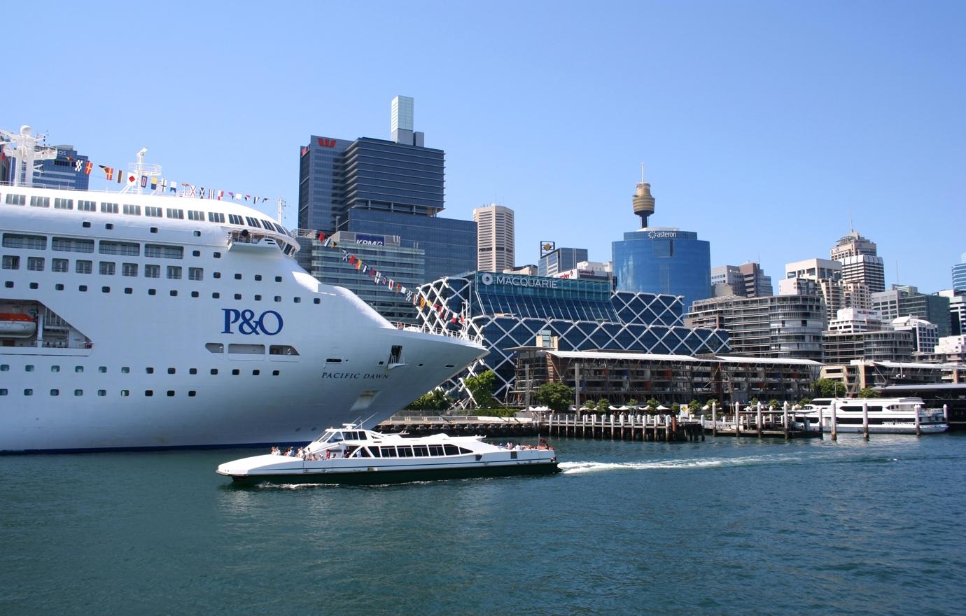 P & O cruise ship