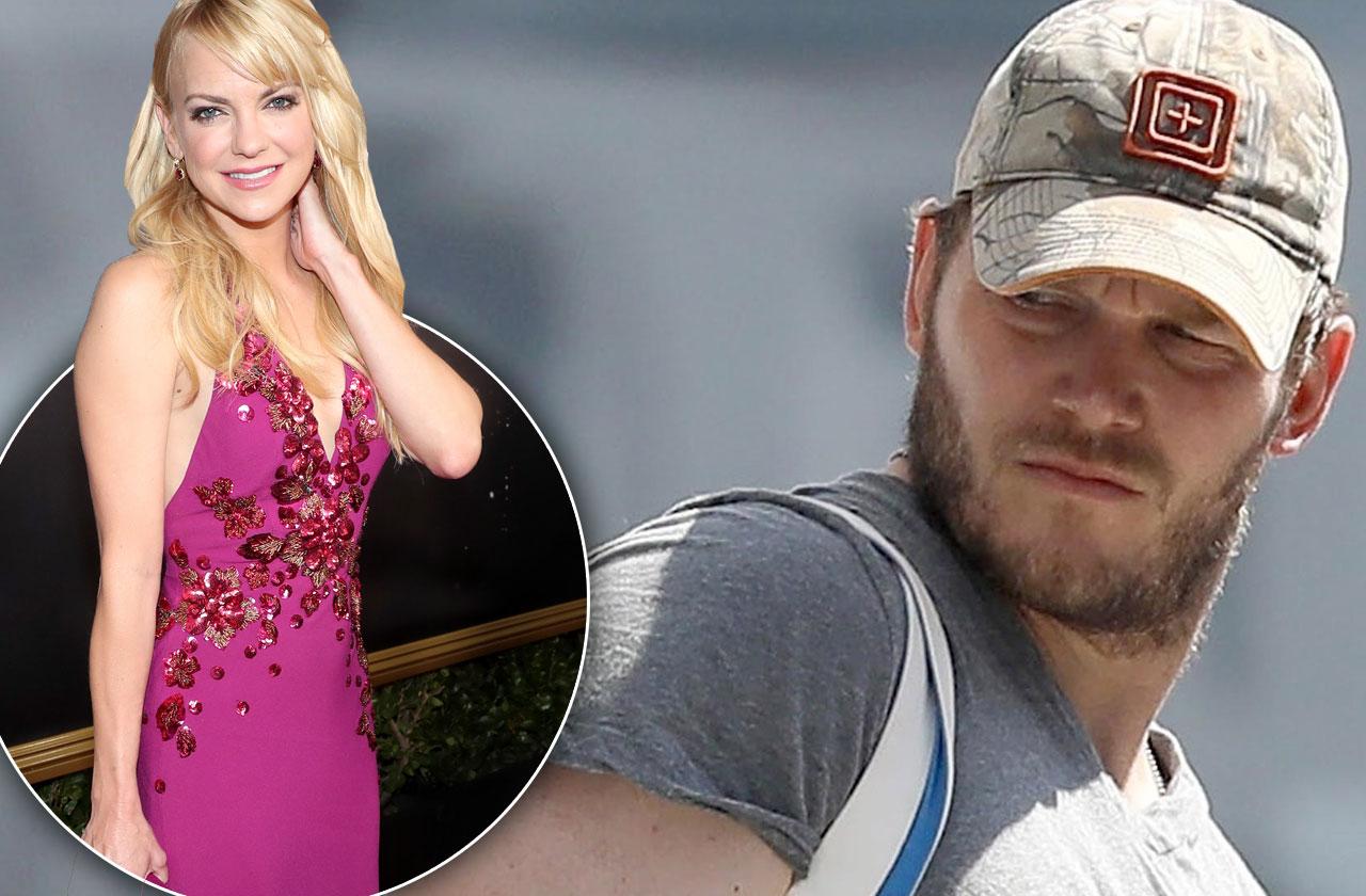 //chris pratt single solo date eats alone after anna faris split pp