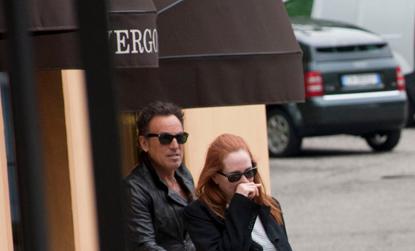 //bruce springsteen patti scialfa crying como wedding anniversay