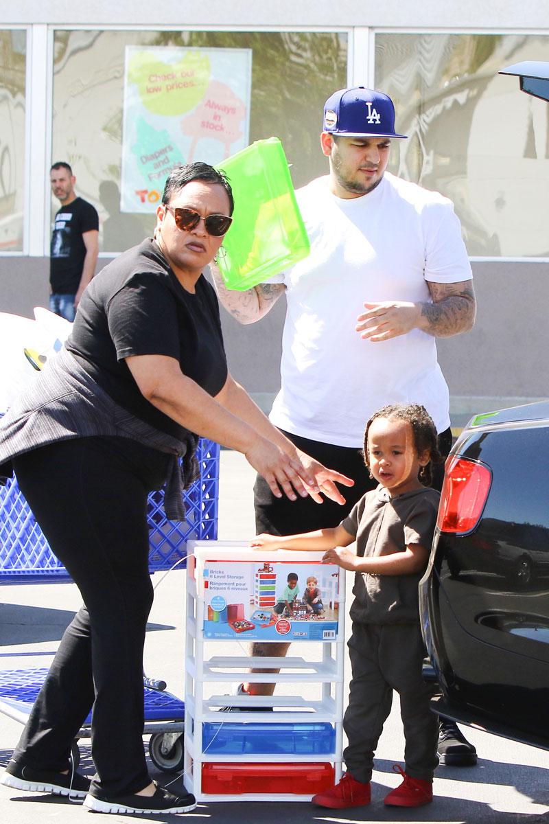 Rob Kardashian Blac Chyna Son King Cairo Toys R Us