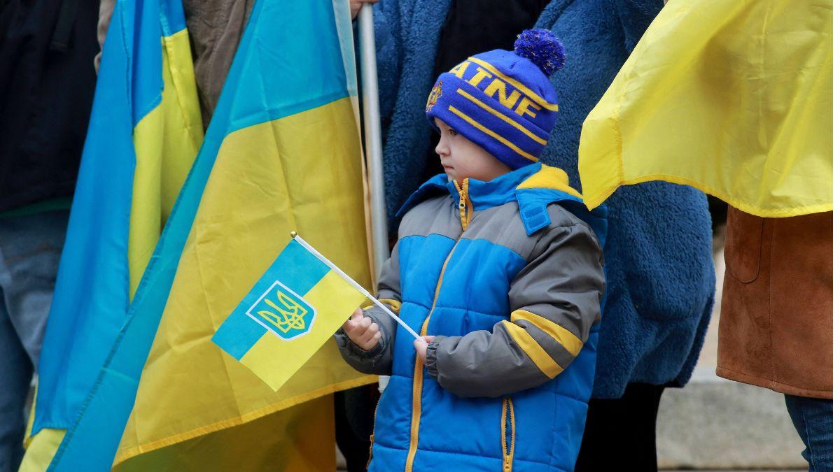 ;Photo of Ukranians protest Russia's invasion.