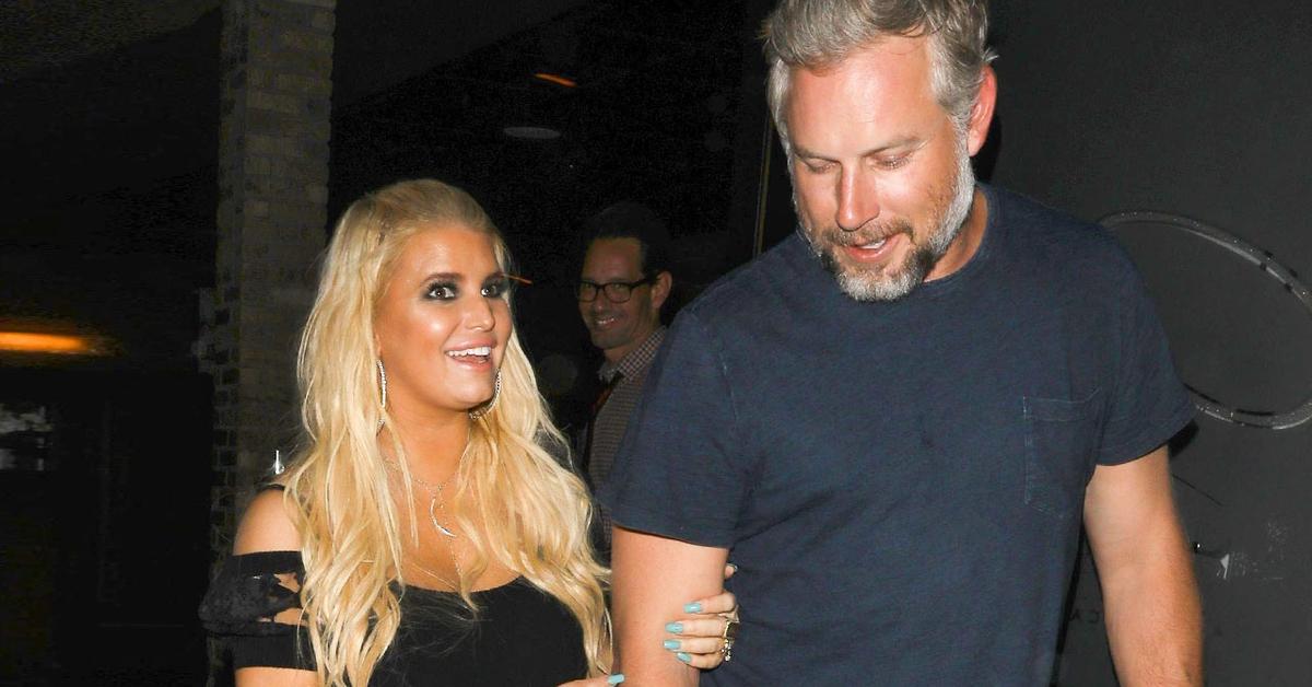 Juiced-Up Jessica! Simpson Sloppy & Falling Over During Wild Night Out