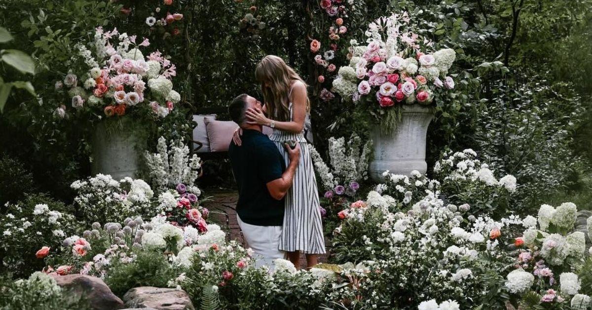 Picture of Travis Kelce and Taylor Swift's engagement
