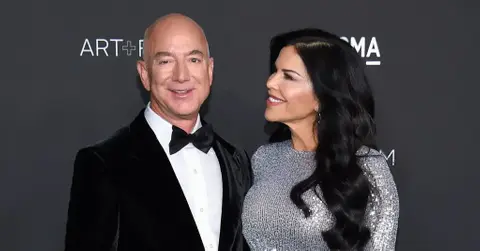 Photo of Jeff Bezos and Lauren Sanchez