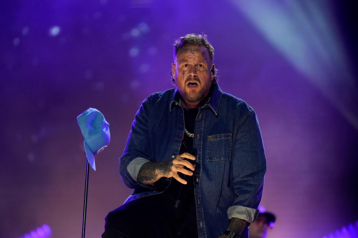 Roll filed for divorce from Bunnie in May, citing irreconcilable differences.