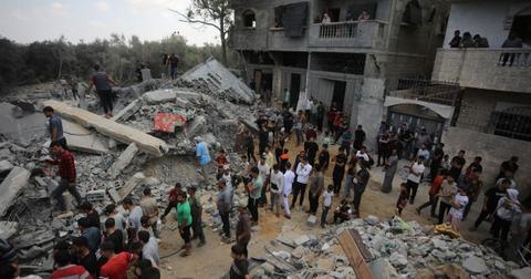 cnn criticizes fabricated viral video claiming clarissa ward staged taking cover