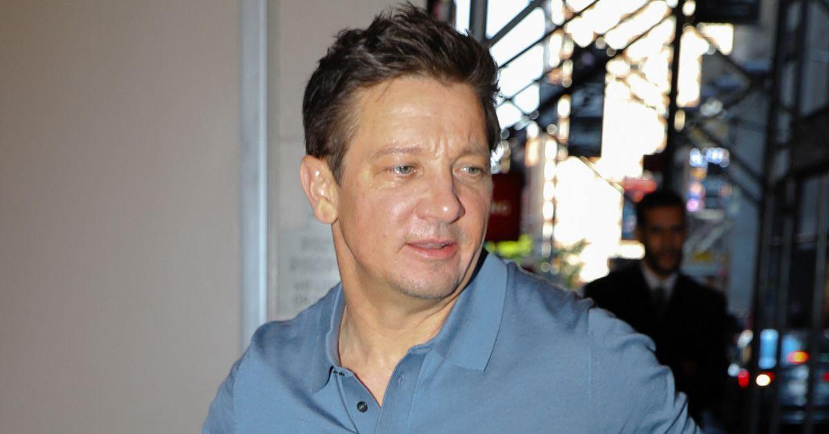 jeremy renner snubs jessica simpson flirty messages
