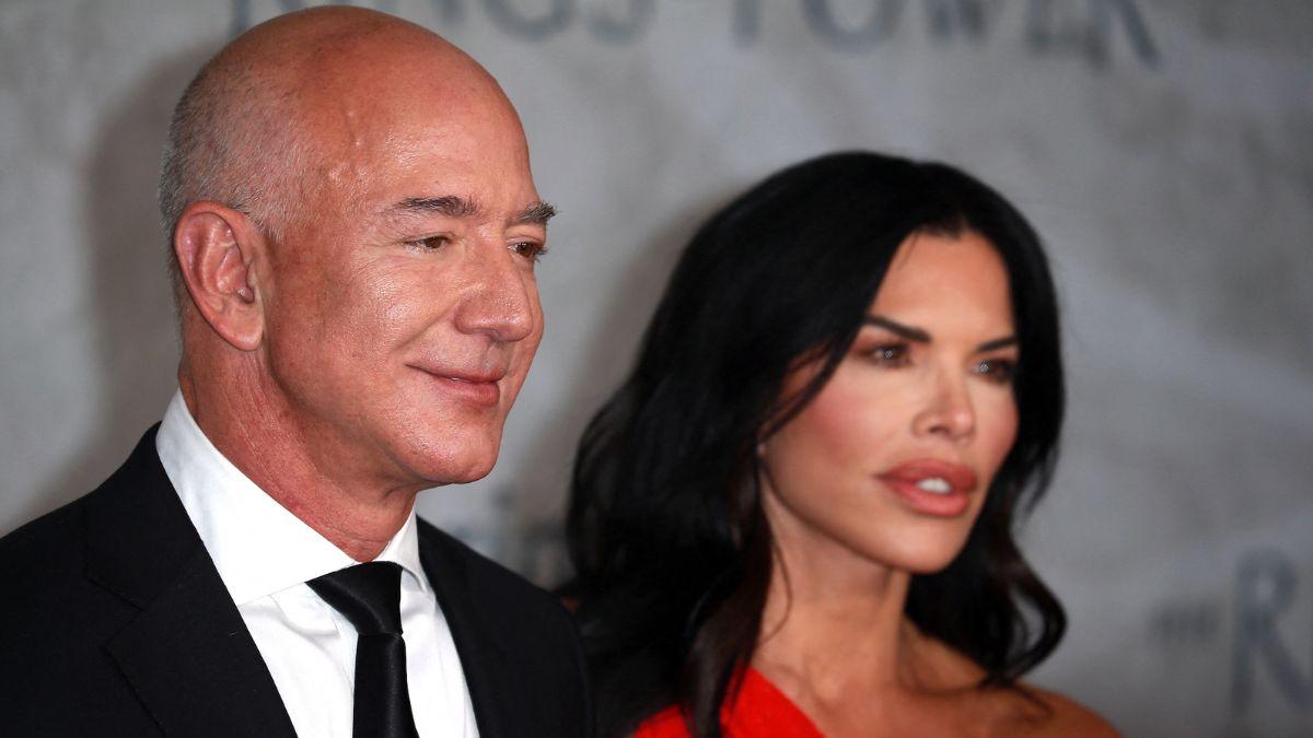Photo of Jeff Bezos, Lauren Sanchez