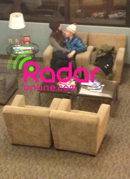 //selena gomez justin bieber salt lake city airport