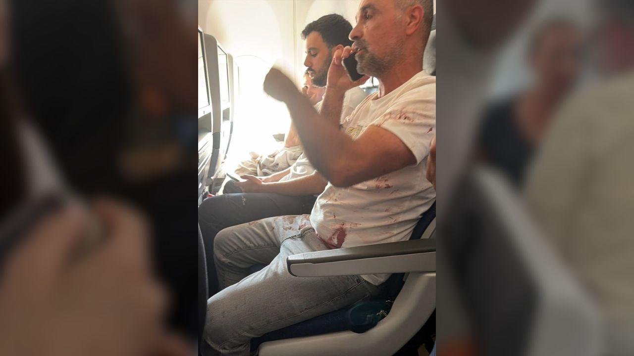 Passengers compared the fear to the 9/11 terror attacks.