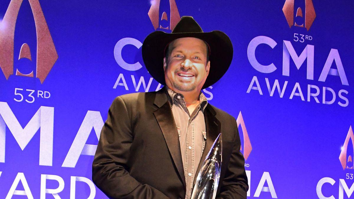 Photo of Garth Brooks