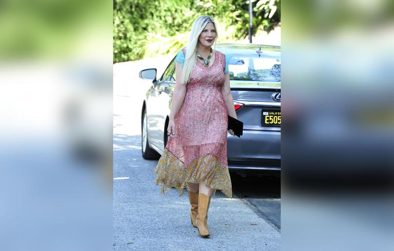 Tori Spelling Wears Pink Dress After Baby 'Stabbing' Drama