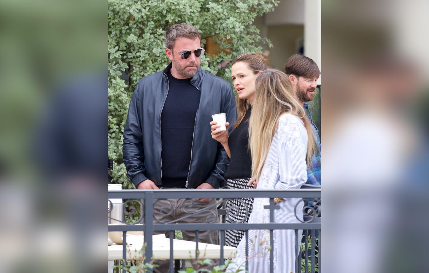 ben-affleck-jennifer-garner-chat-at-church-with-kids