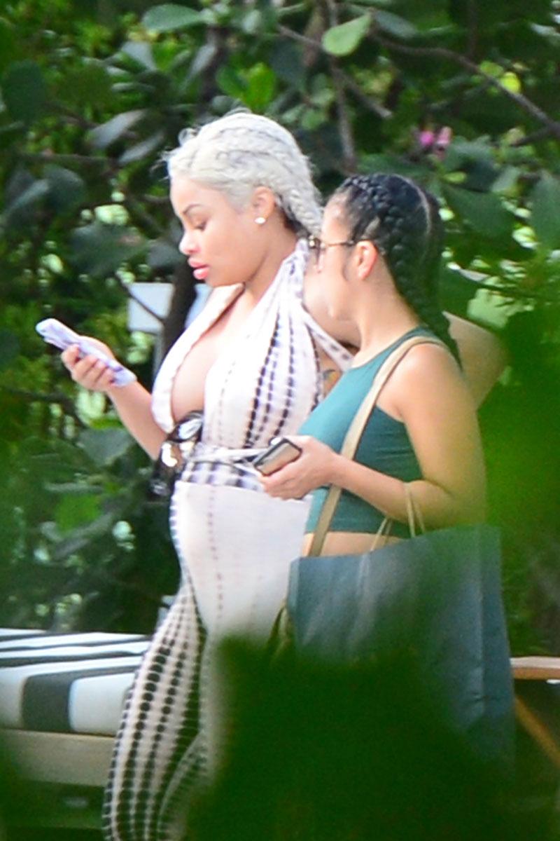 Blac Chyna Pregnant Photos -- 20 Pound Weight Gain