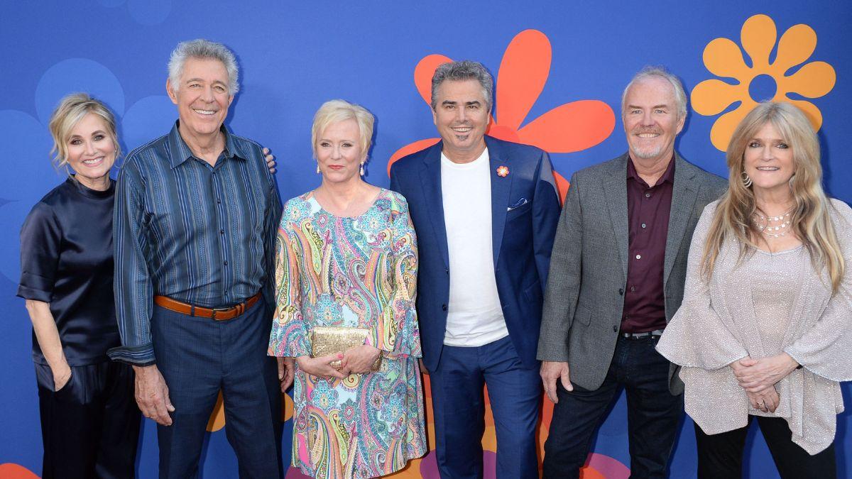 brady bunch stars big bucks tv comeback