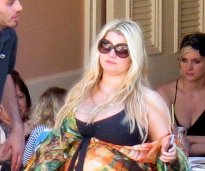 Jessica Simpson Ready To Pop! Shows Off Huge Baby Belly In Black
