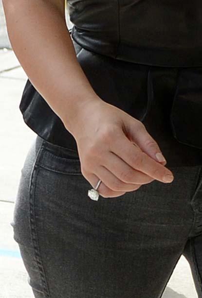 Kim Kardashian Wears Huge Diamond Ring On Pinky Finger 7729