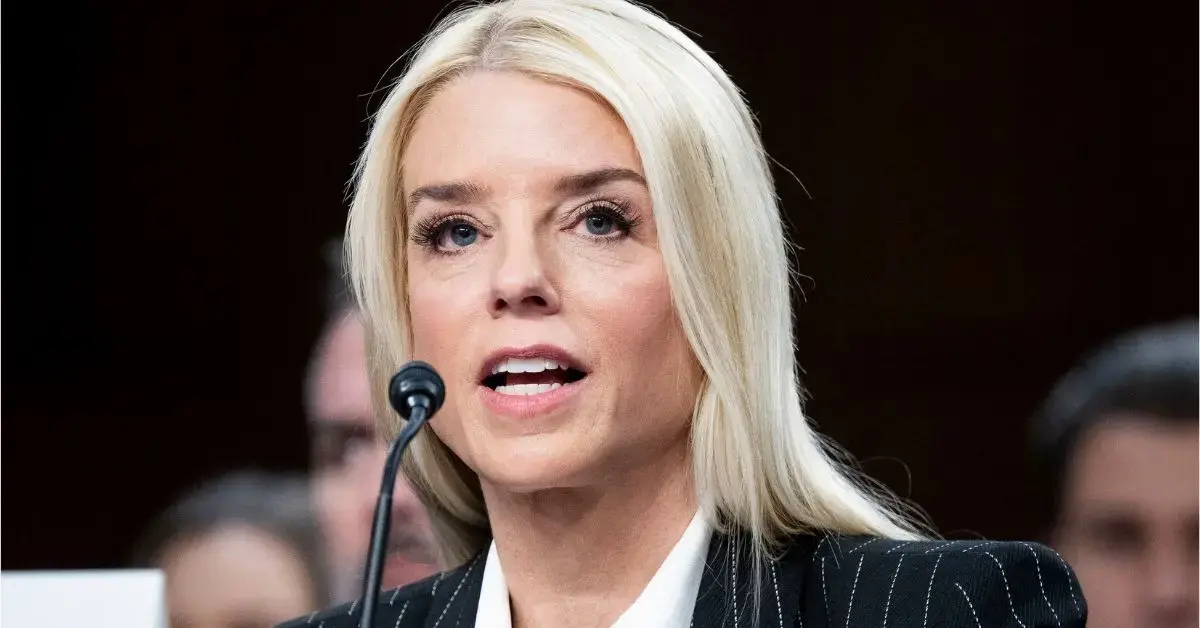 Photo of Pam Bondi