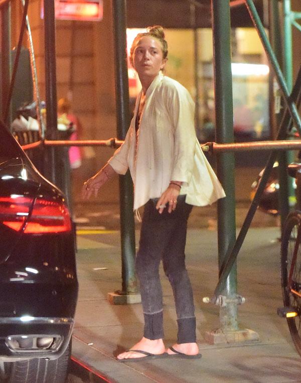 Mary Kate Olsen No Makeup Date