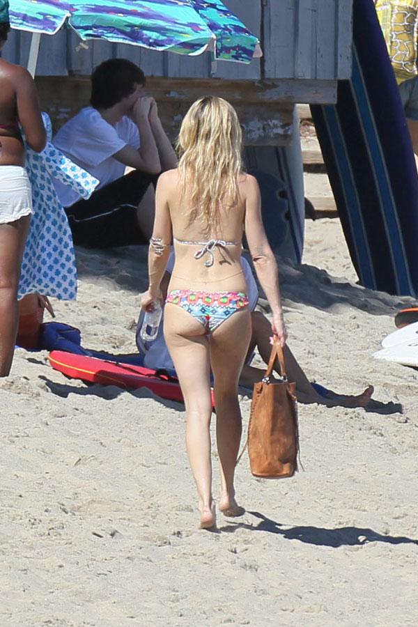 Chris Martin & Kate Hudson At the Beach