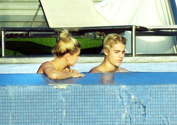 //justin bieber hailey baldwin swimming pool