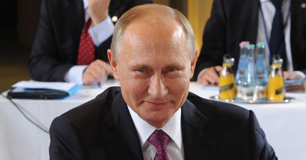 Leaked Kremlin Emails Say Vladimir Putin Suffering From Parkinson's, Cancer