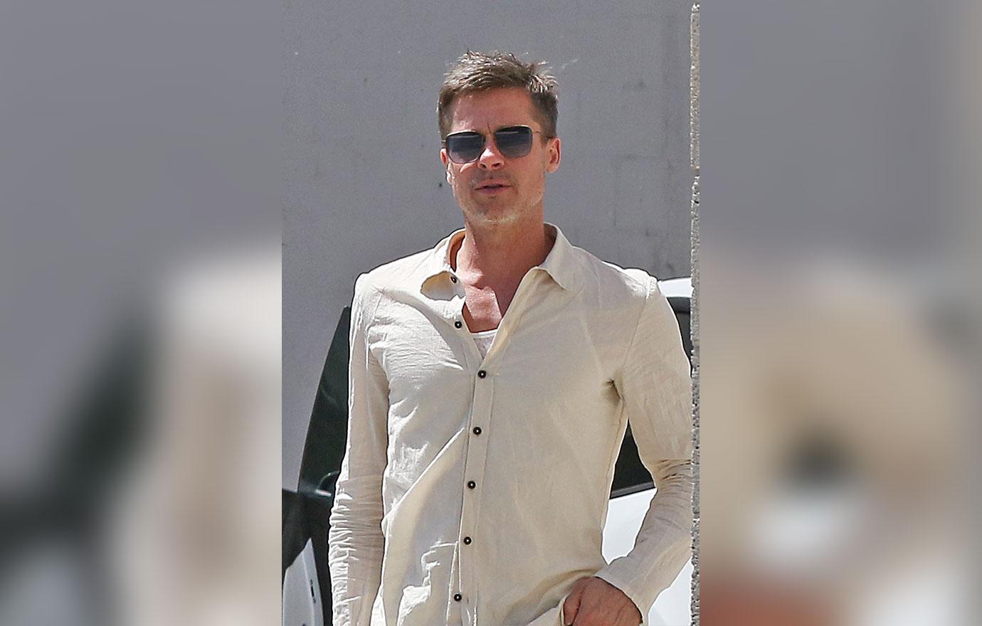 //brad pitt divore angelina jolie skinny collarbone