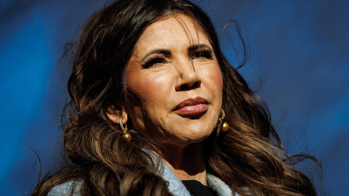 donald trump erupts late night rant defend kristi noem minneapolis shootings