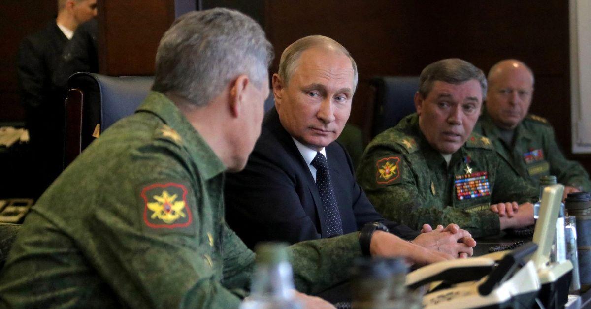 Putin's Inner Circle 'Wants to Oust' Leader to End Ukraine War