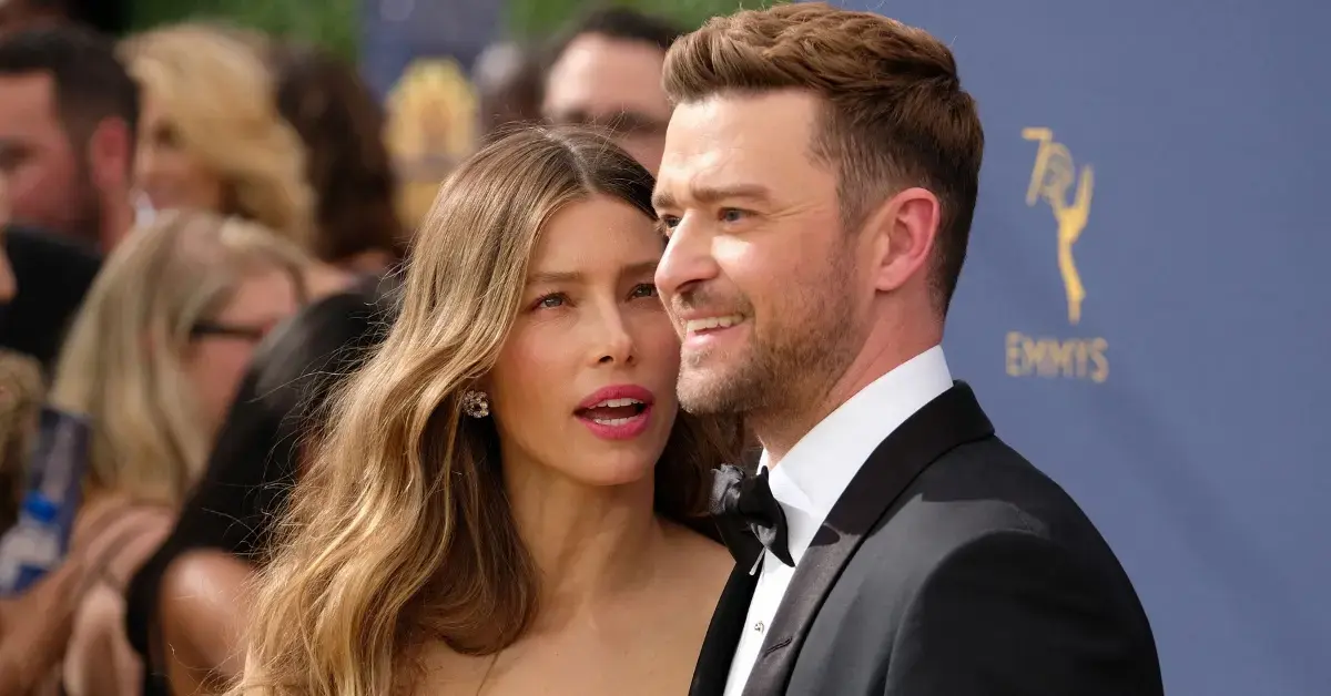 Photo of Jessica Biel and Justin Timberlake at Emmys. 