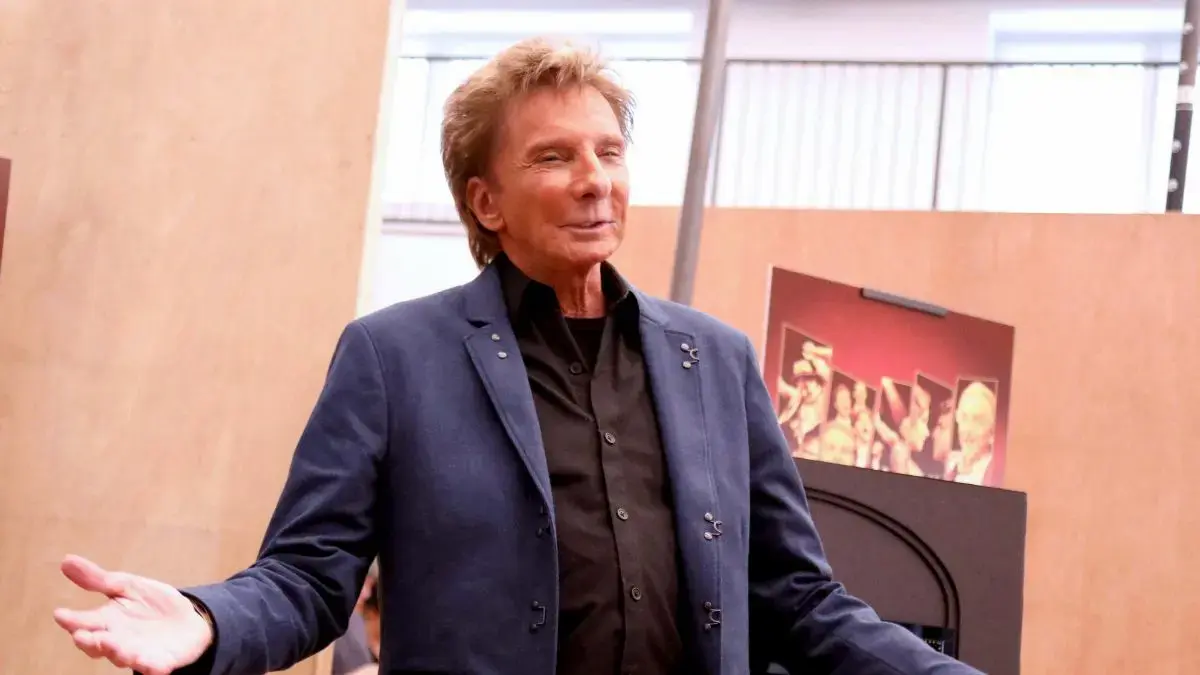 Barry Manilow was diagnosed with AFib after experiencing irregular heartbeats on a drive.