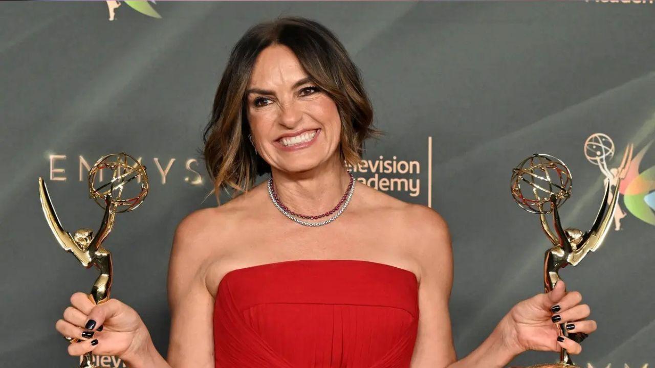 Mariska Hargitay hosted the Emmy Awards ceremony this year.