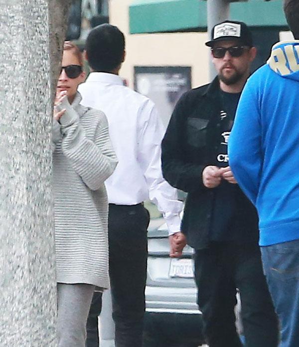 //nicole richie joel madden meeting